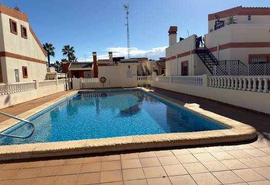 Resale - Villa - El Raso