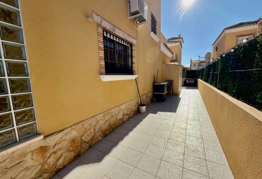 Resale - Villa - Guardamar del Segura - El Raso