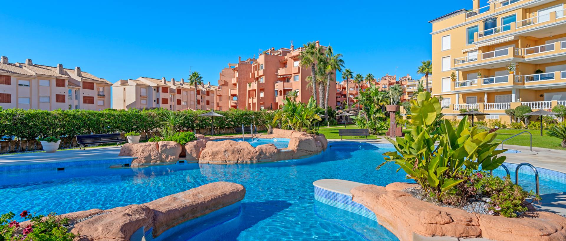 Resale - Apartment - Cabo Roig