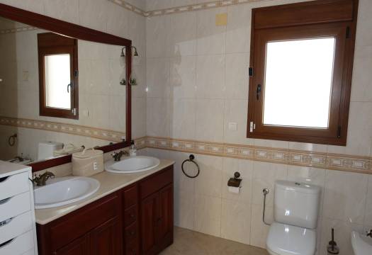Reventa - Villa / Chalet - Orihuela