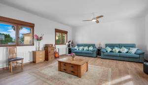 Resale - Finca / Country Property - Orihuela