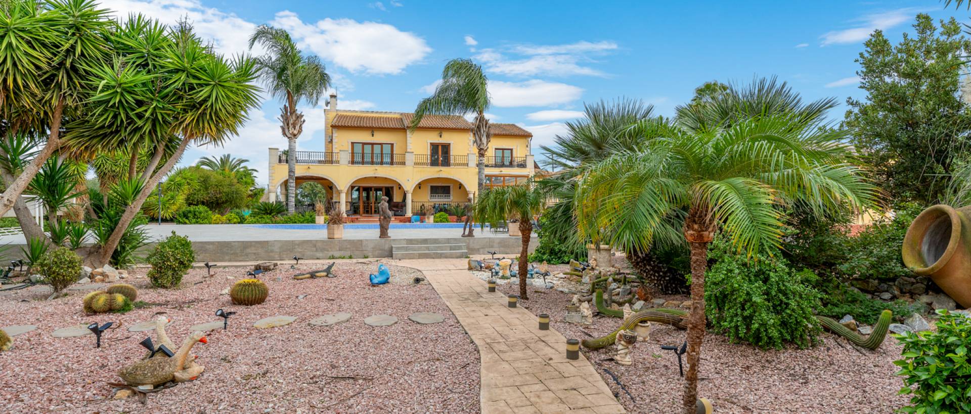 Resale - Finca / Country Property - Orihuela