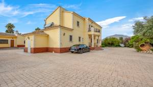 Resale - Finca / Country Property - Orihuela