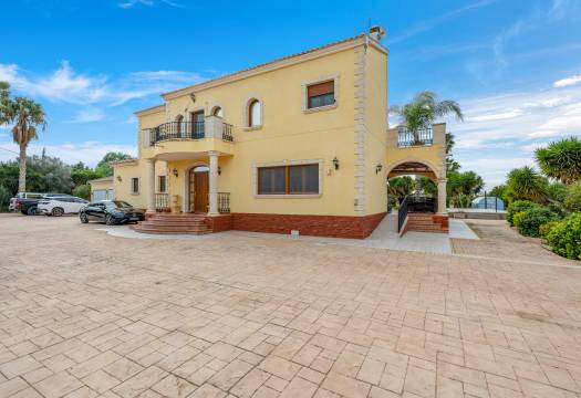 Resale - Finca / Country Property - Orihuela