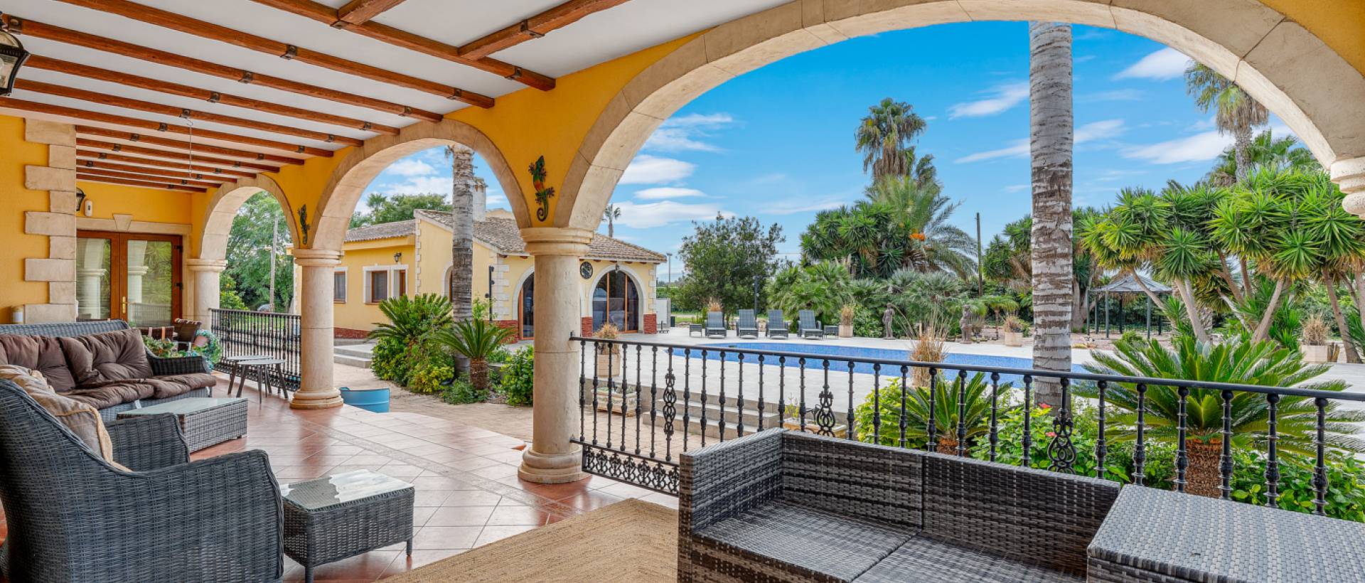 Resale - Finca / Country Property - Orihuela