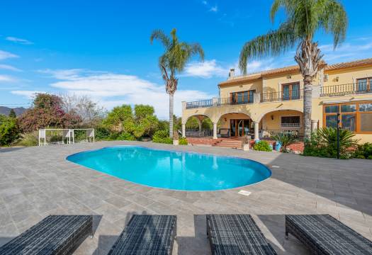 Resale - Finca / Country Property - Orihuela