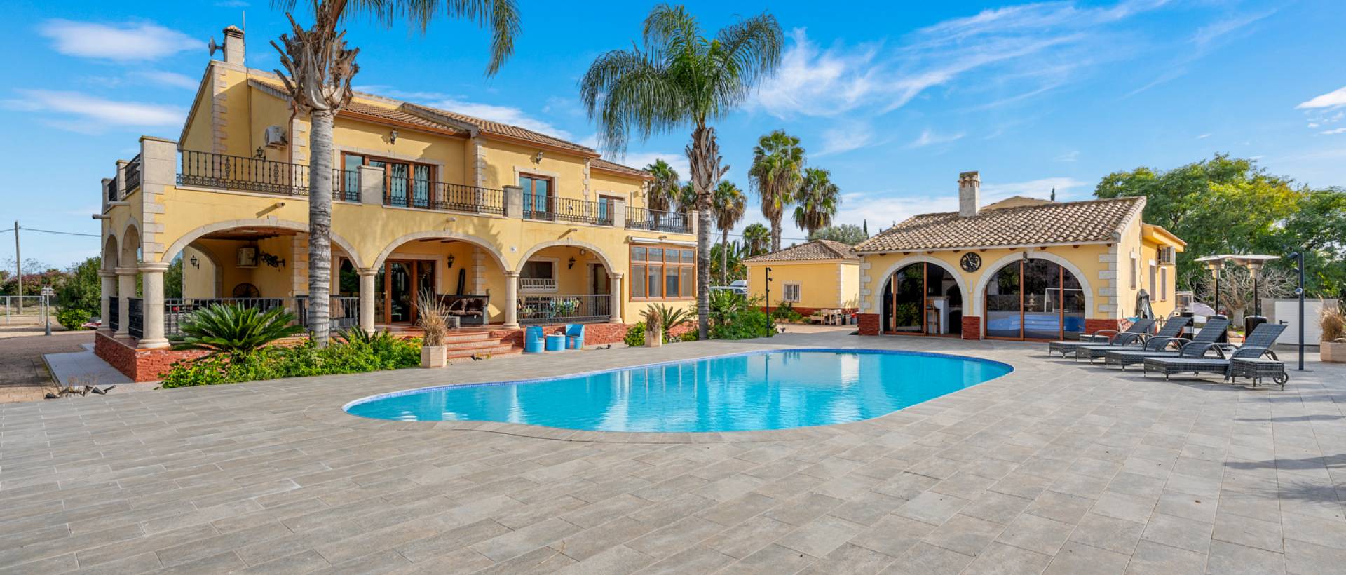 Resale - Finca / Country Property - Orihuela