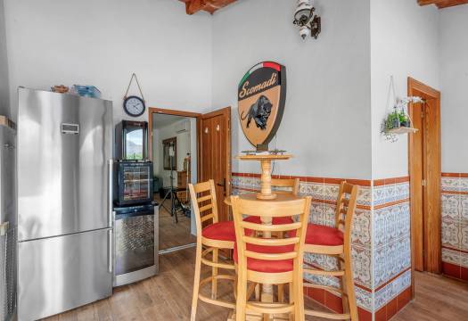 Resale - Finca / Country Property - Orihuela