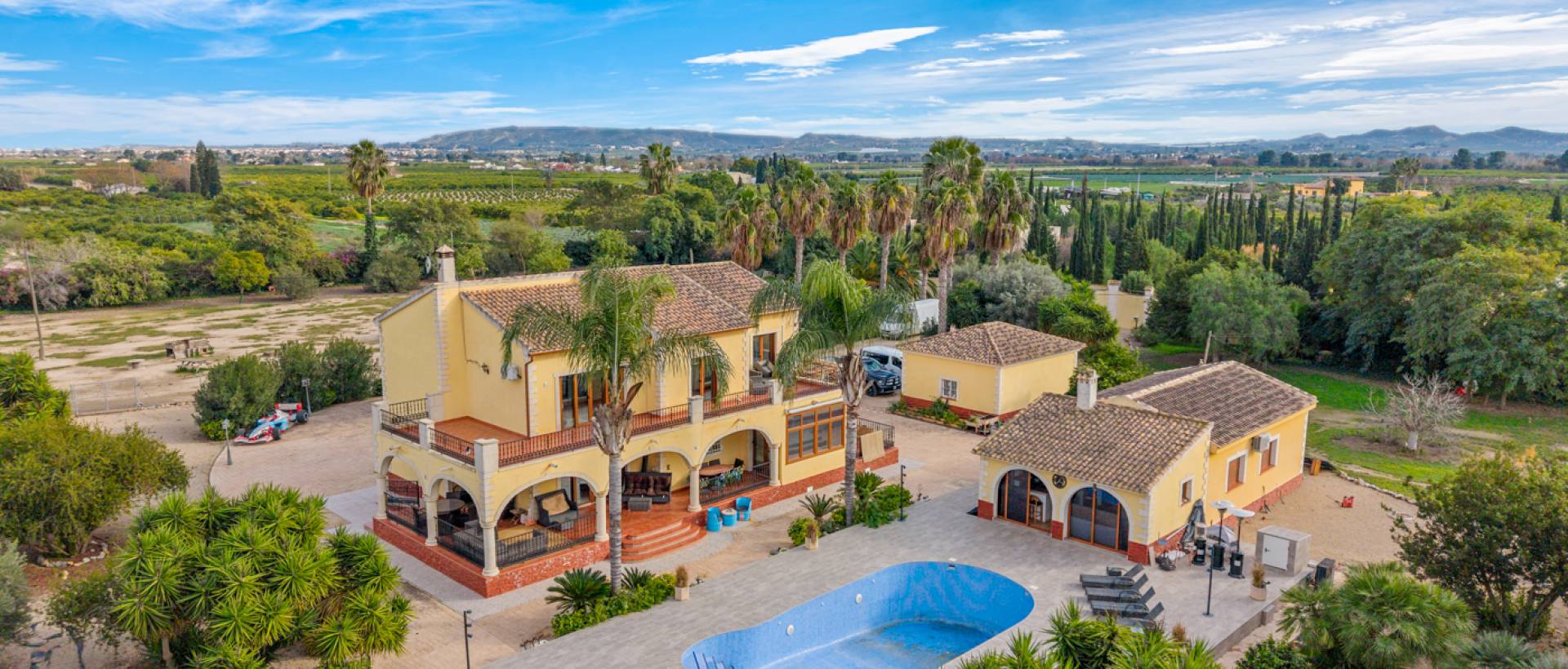 Resale - Finca / Country Property - Orihuela