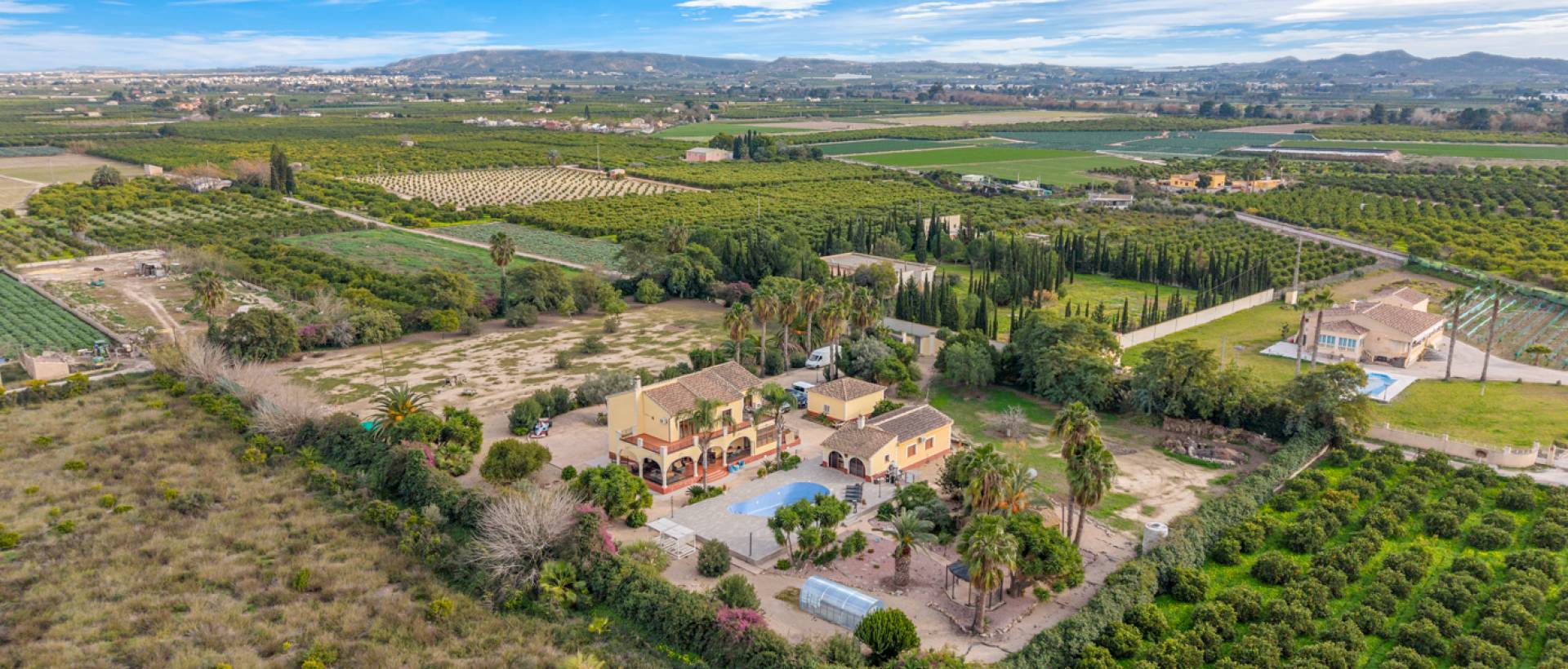 Resale - Finca / Country Property - Orihuela