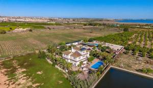 Resale - Finca / Country Property - Los Montesinos