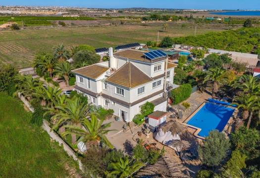 Resale - Finca / Country Property - Los Montesinos