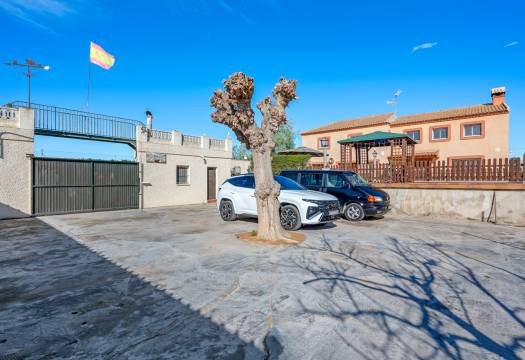 Resale - Finca / Country Property - Los Montesinos