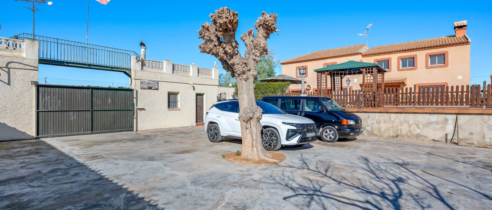 Resale - Finca / Country Property - Los Montesinos