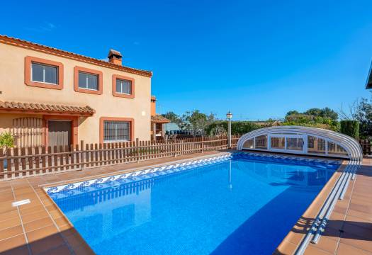 Resale - Finca / Country Property - Los Montesinos