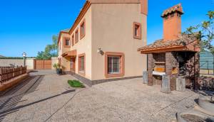 Resale - Finca / Country Property - Los Montesinos