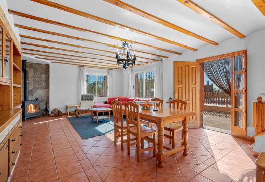 Resale - Finca / Country Property - Los Montesinos