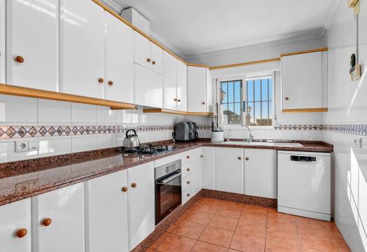 Resale - Finca / Country Property - Los Montesinos