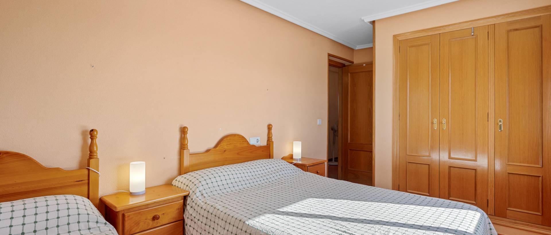 Resale - Finca / Country Property - Los Montesinos