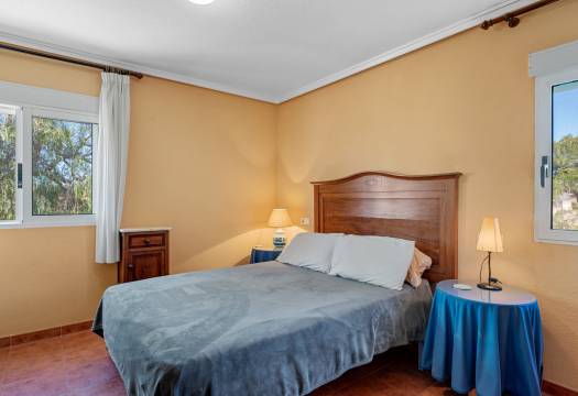 Resale - Finca / Country Property - Los Montesinos