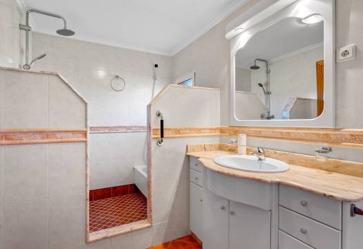 Resale - Finca / Country Property - Los Montesinos