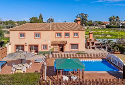 Resale - Finca / Country Property - Los Montesinos