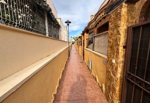 Reventa - Villa / Chalet - Guardamar del Segura - Urbanizaciones