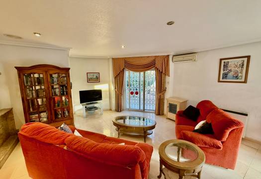 Resale - Villa - Benferri