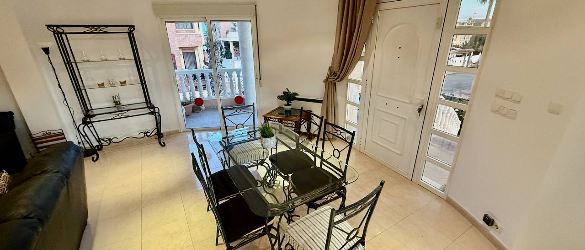 Resale - Villa - Benferri