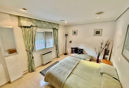 Resale - Villa - Benferri