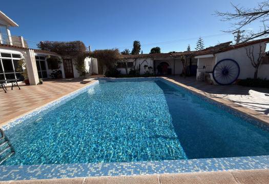 Resale - Finca / Country Property - Rojales
