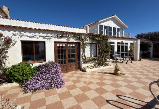 Resale - Finca / Country Property - Rojales