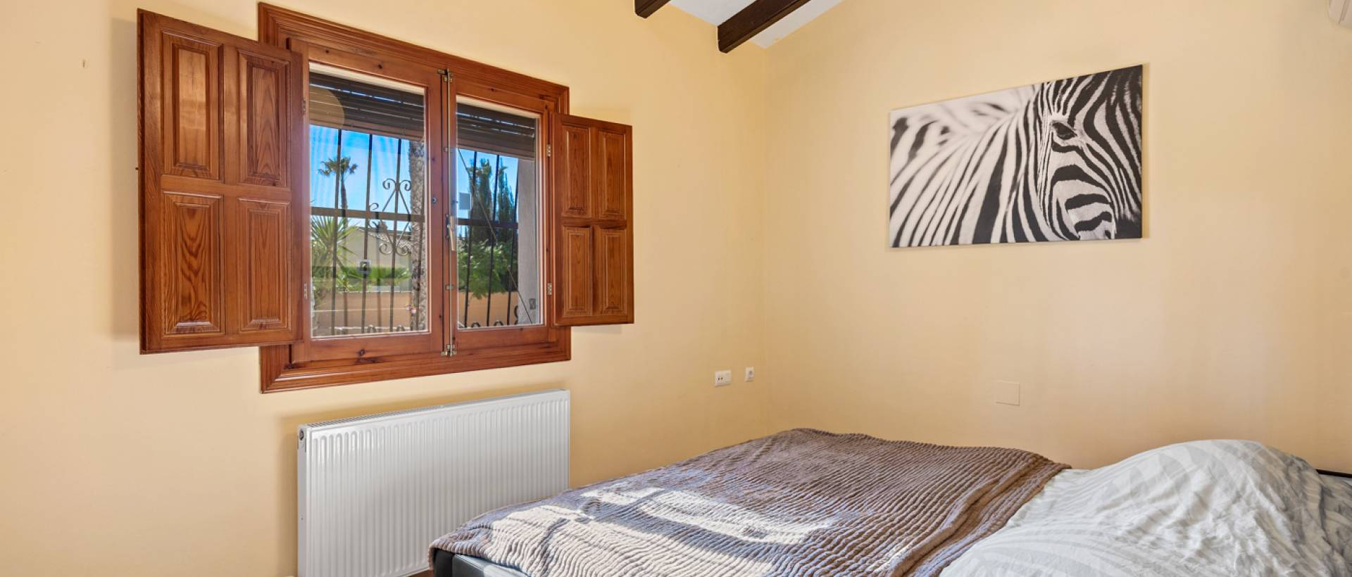 Resale - Finca / Country Property - Rafal