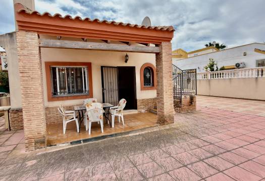 Reventa - Villa / Chalet - Guardamar del Segura