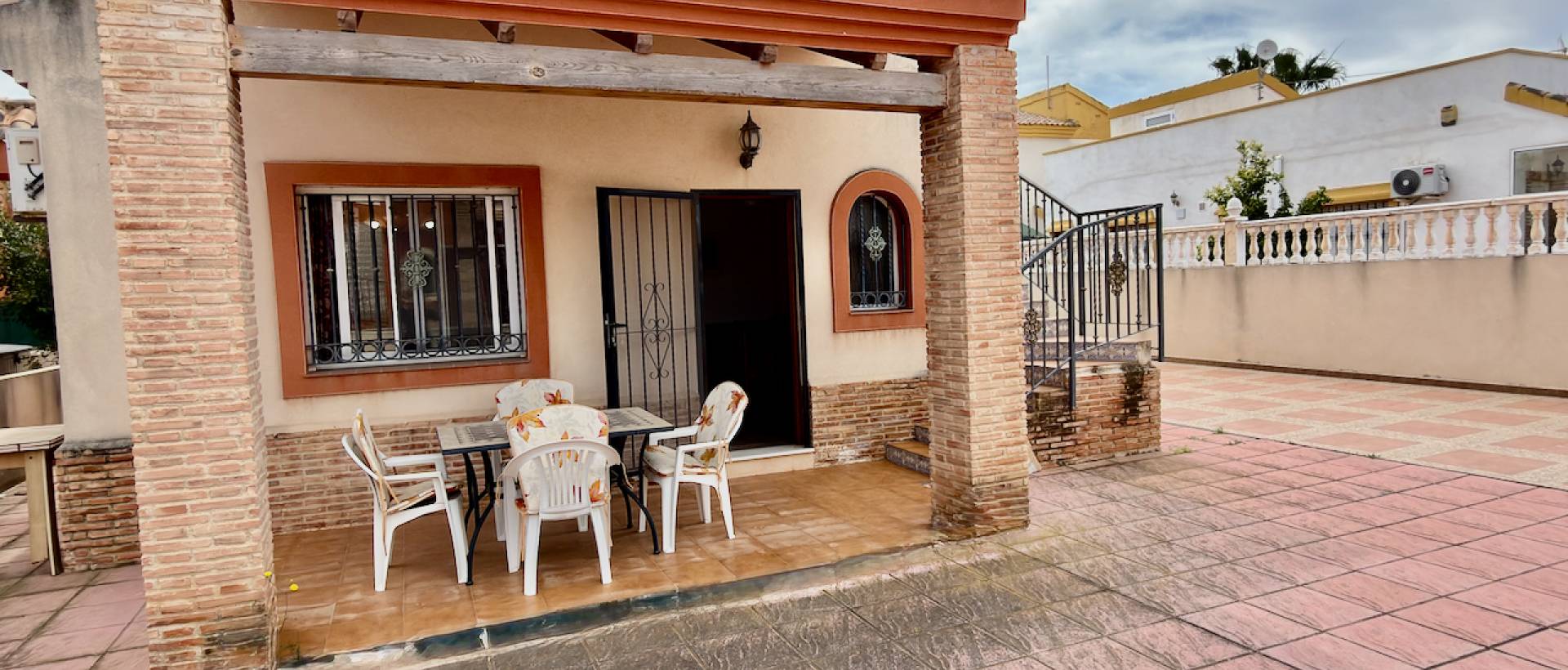 Reventa - Villa / Chalet - Guardamar del Segura