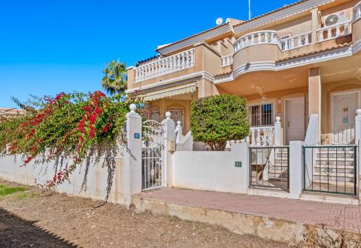 Villa / Chalet · Reventa · Ciudad Quesada · Rojales