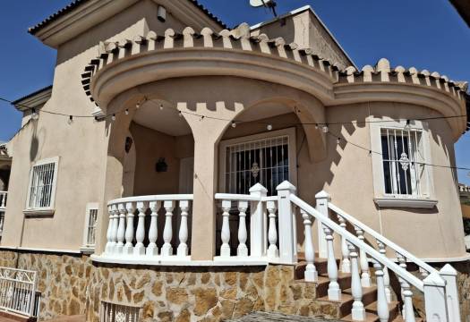 Reventa - Villa Detached - Ciudad Quesada - Dona Pepa