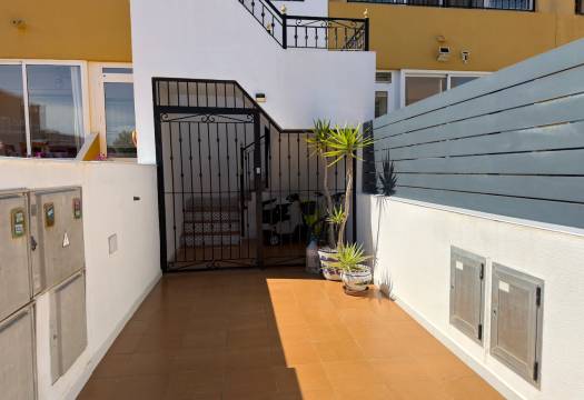 Resale - Apartment - Los Montesinos - La Herrada