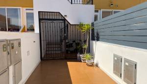 Resale - Apartment - Los Montesinos - La Herrada