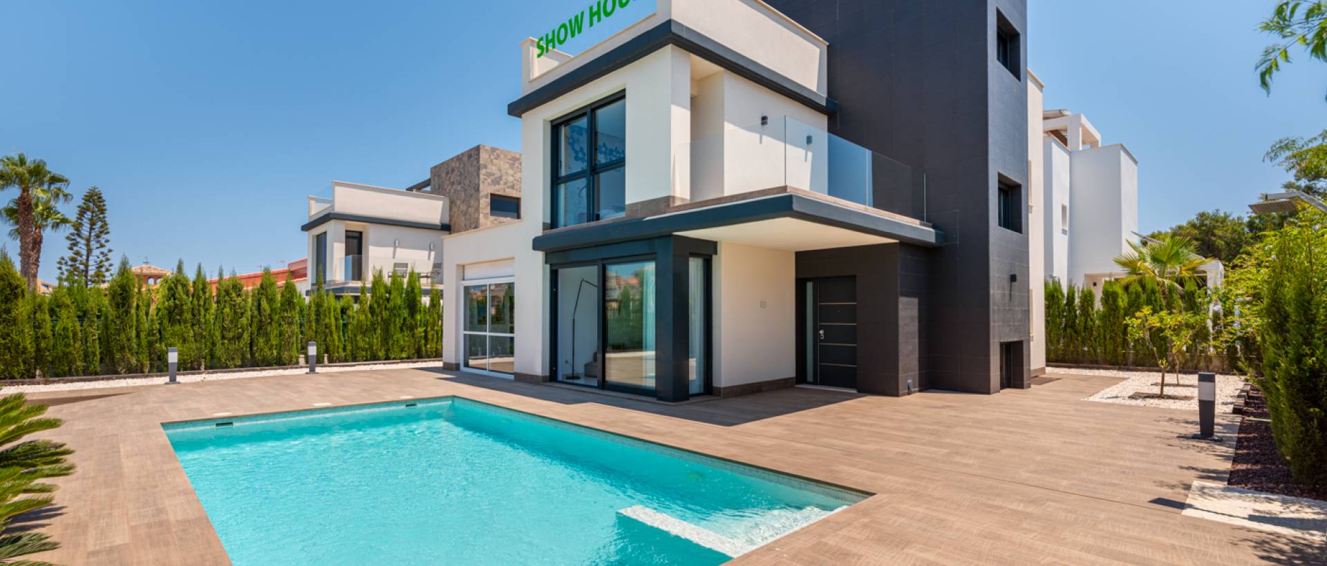 New - detached - Playa Paraiso
