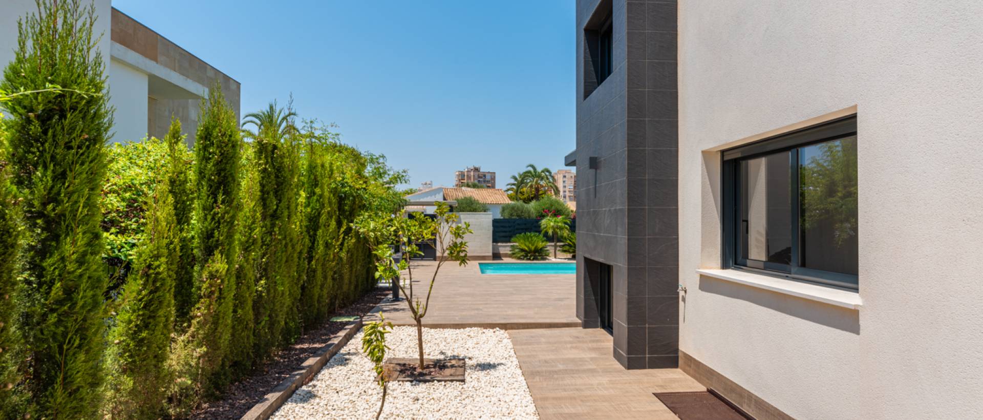 New - detached - Playa Paraiso