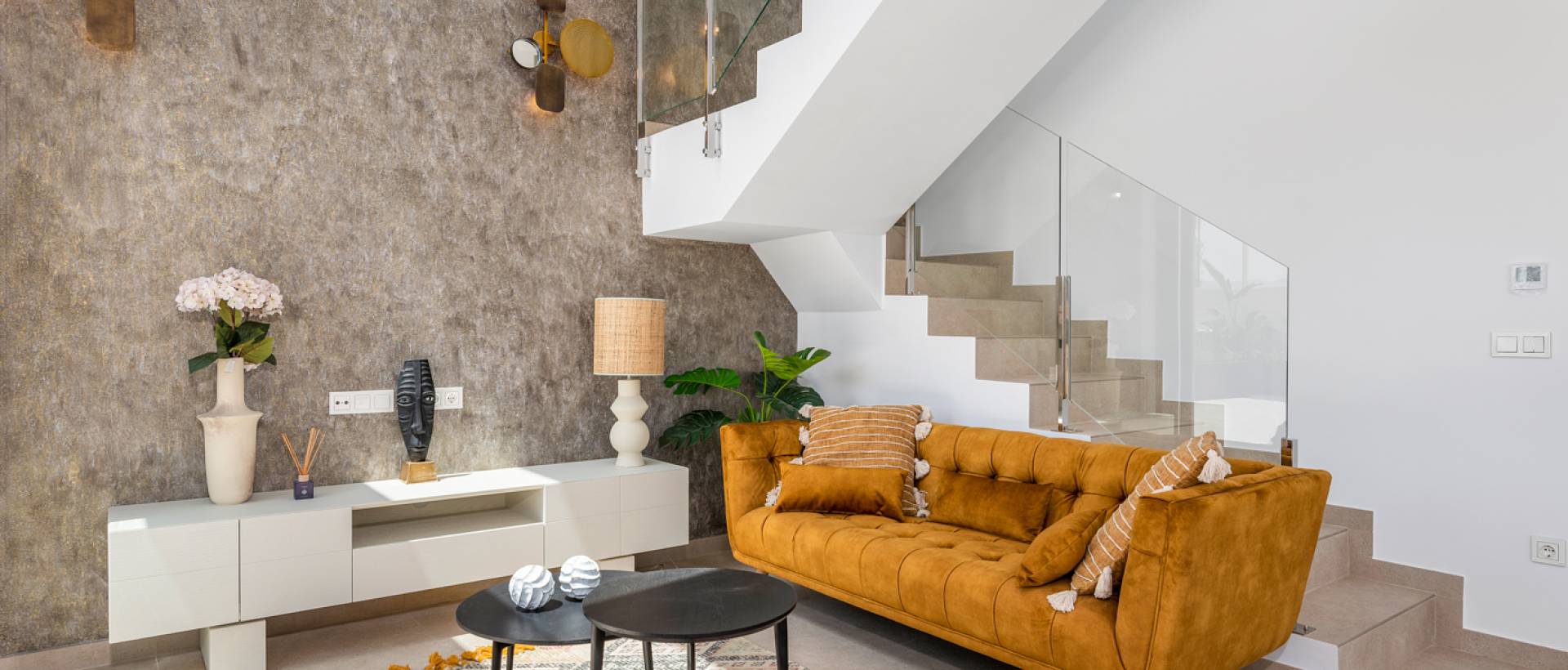 New - detached - Vera