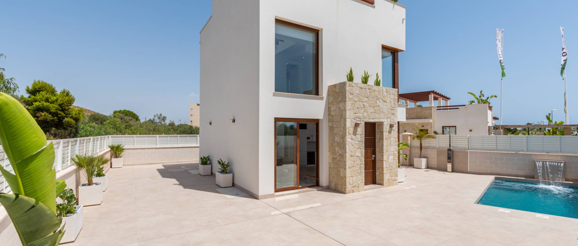 New - detached - Vera
