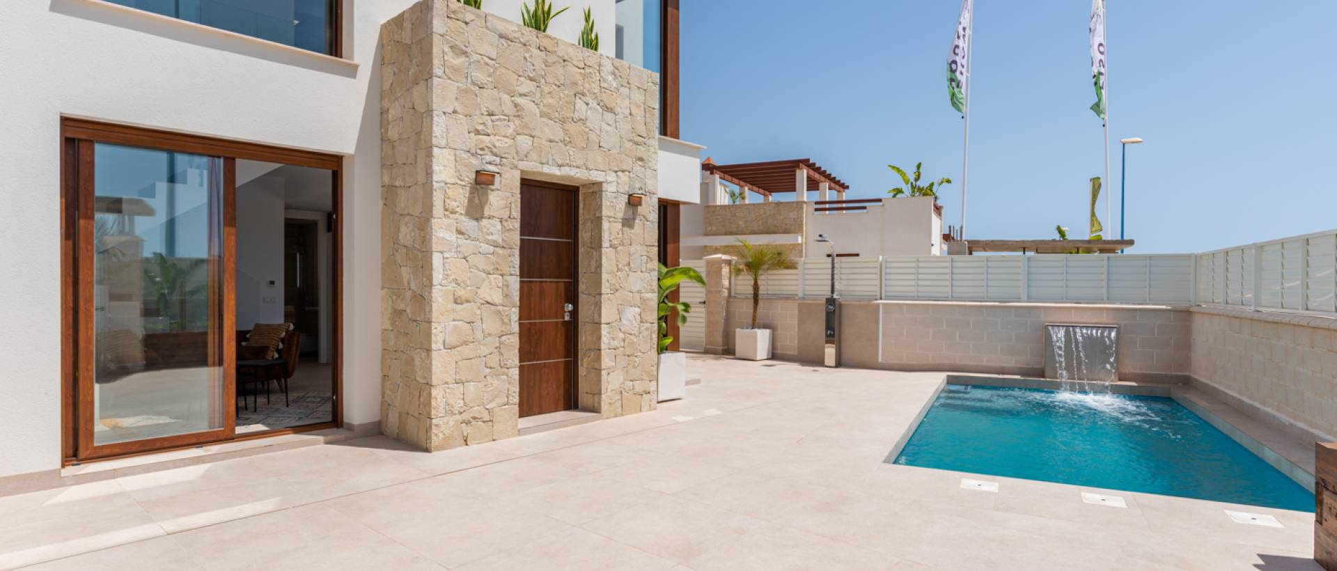 New - detached - Vera
