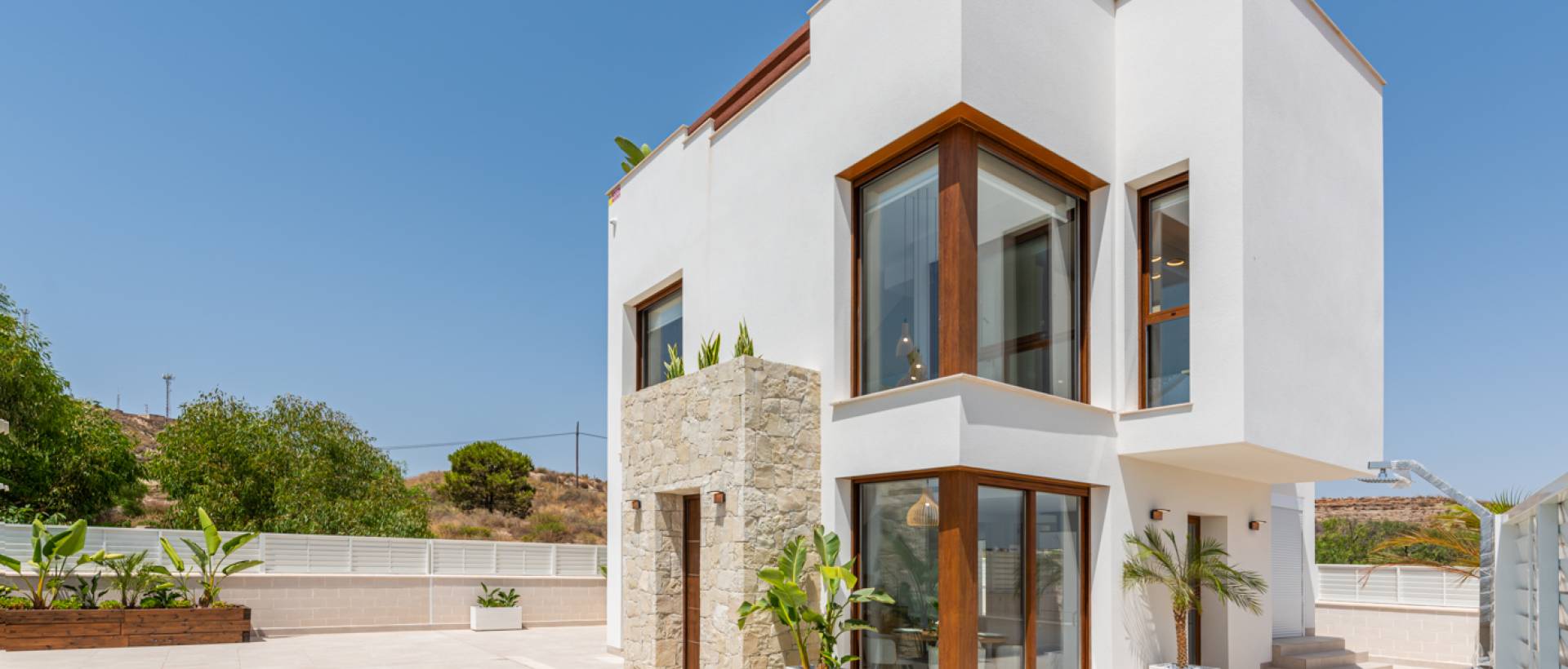 New - detached - Vera