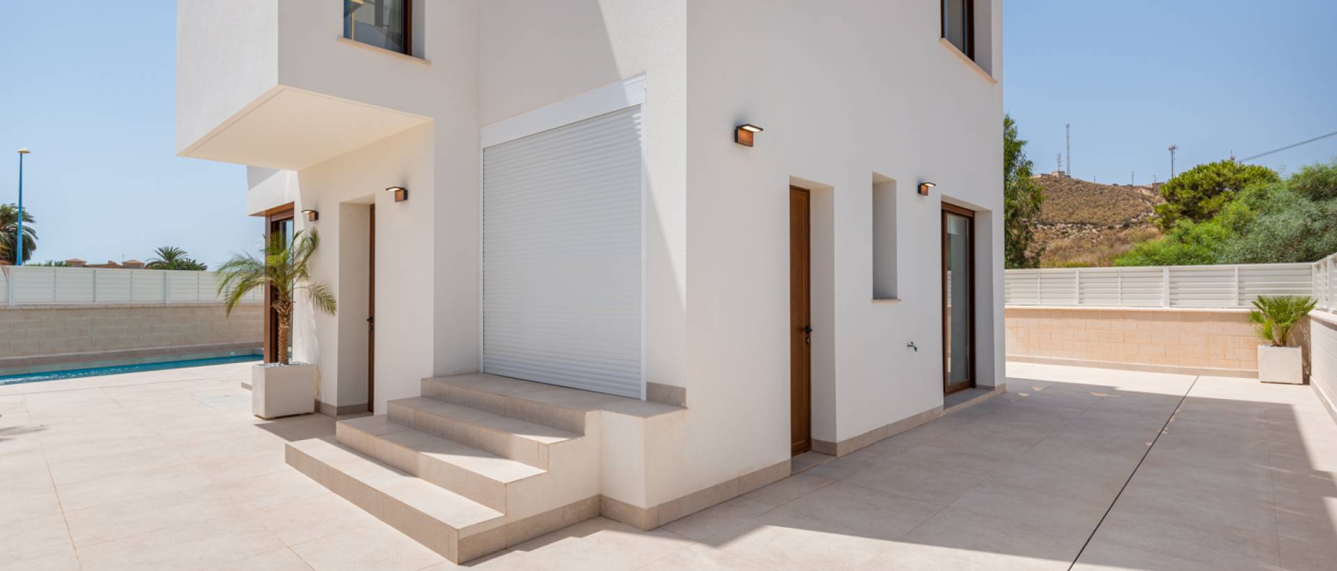 New - detached - Vera