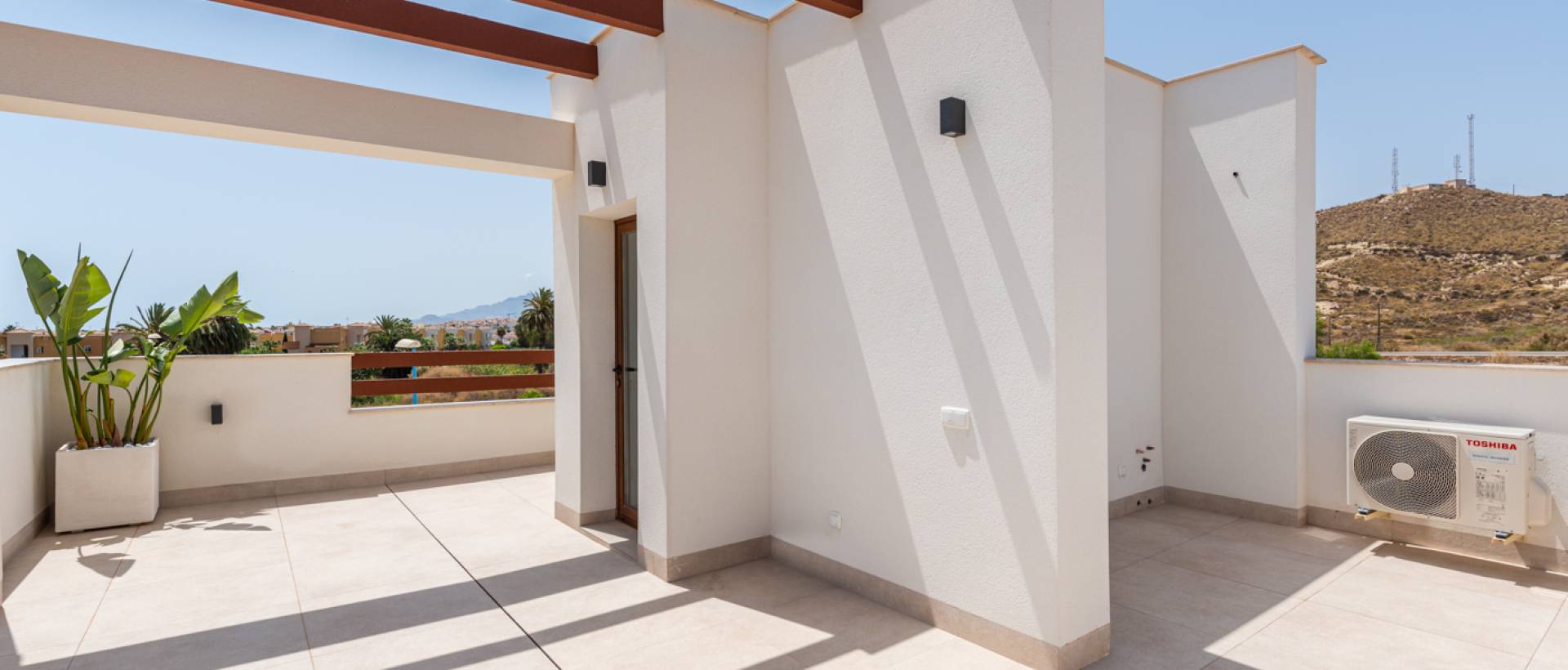 New - detached - Vera