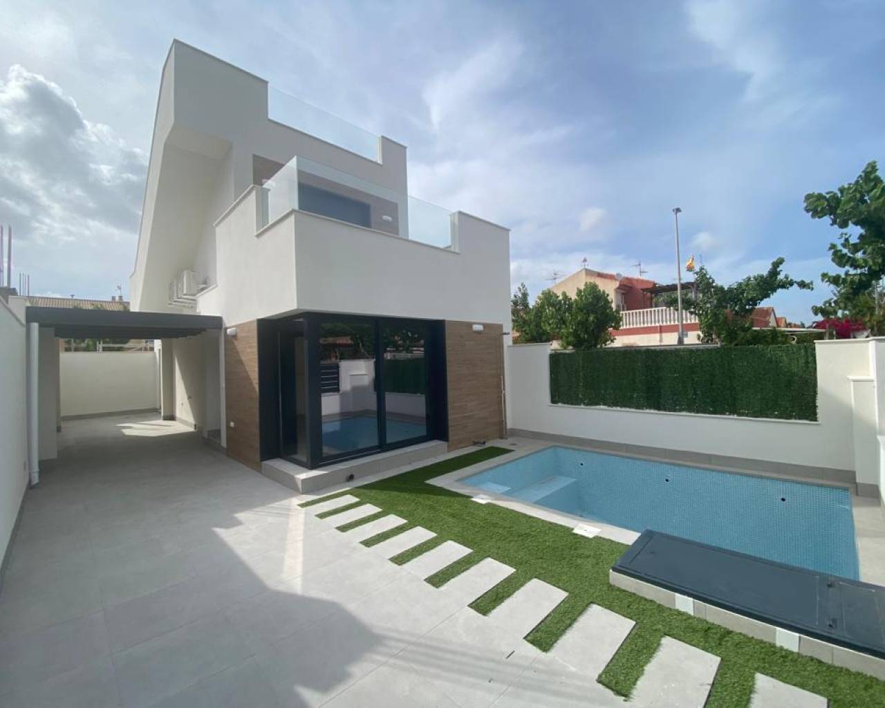 House in Los Alcazares - view 1