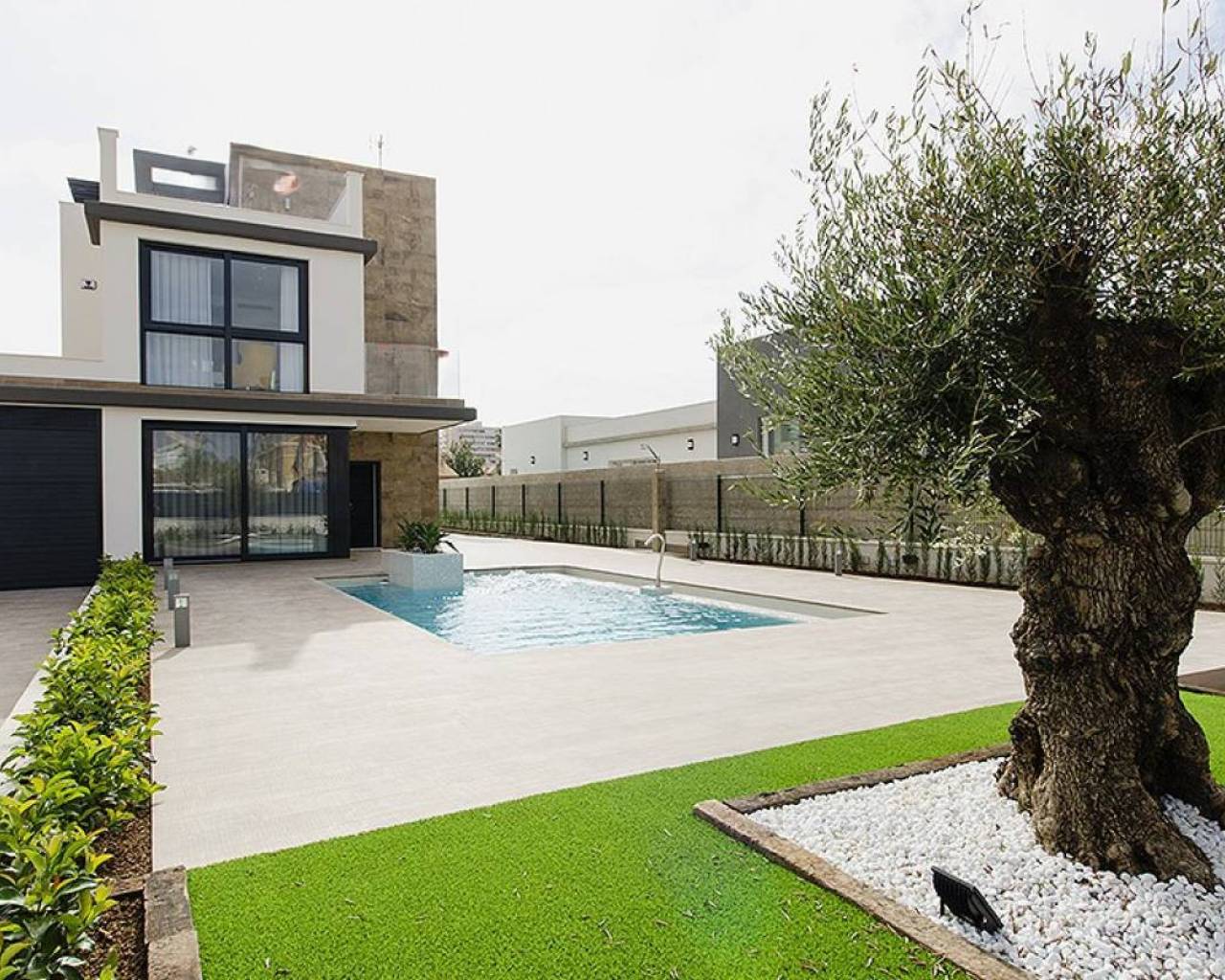 Villa in Dehesa de Campoamor - view 1