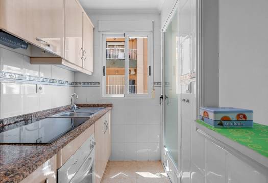 Resale - Apartment - Torrevieja - La Mata